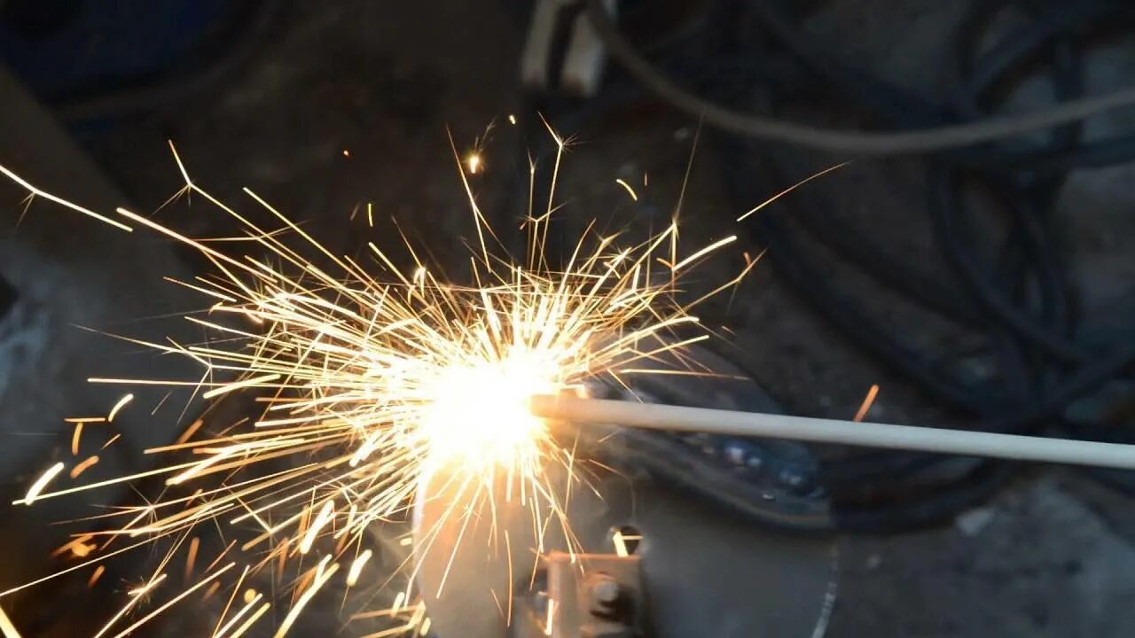 Виды сварки. Средства защиты сварщика. Процесс сварки. Сварка трубопроводов. Ручная дуговая сварка трубопроводов.