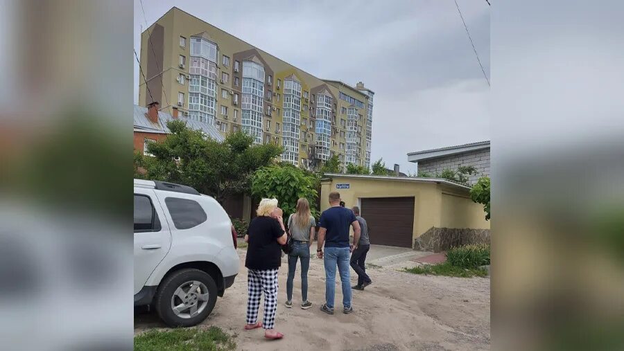 Беспилотник в воронеже вчера. Люди на улице. беспилотник в центре воронежа. улица белинского воронеж беспилотник.