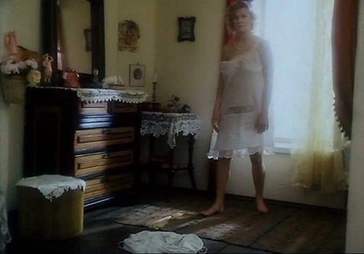 Обнаженная Ирина Розанова – Плащаница Александра Невского (1992)
