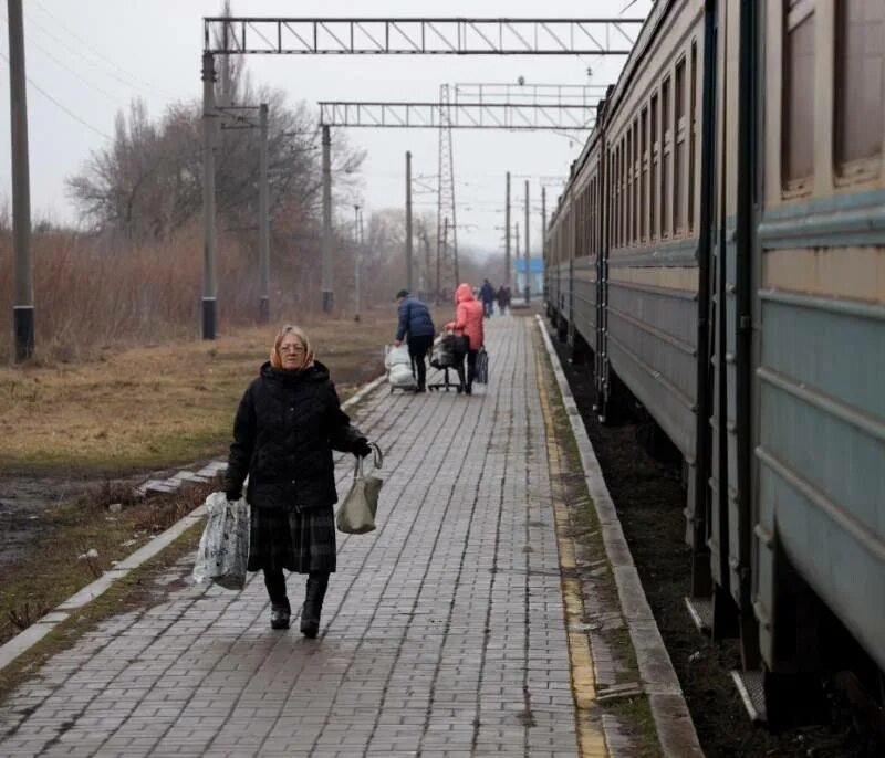 Украинские электрички. Укрзалізниця поезда. Укрзалізниця убитые поезда.