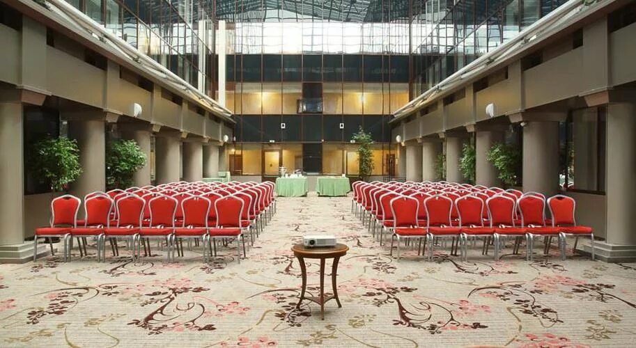 Отель courtyard moscow city center. Арткорт москва. Марриотт вознесенский 7. Марриотт москва вознесенский переулок. Марриотт москва вознесенский переулок.