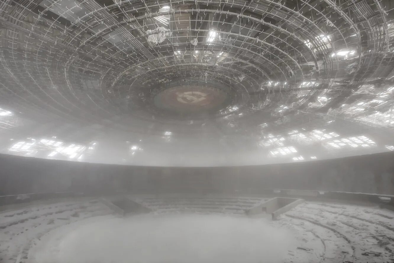Создать пустой мир. Пустой мир. бузлуджа внутри. abandoned soviet base. soviet ghosts.
