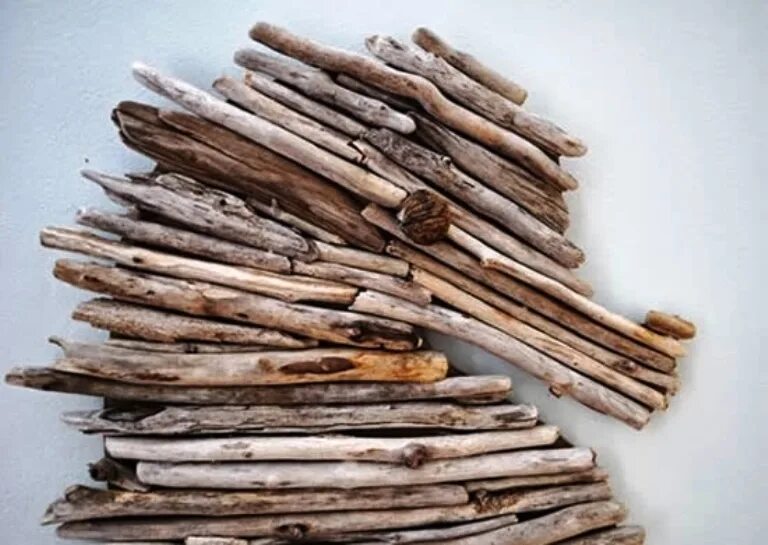 Двойная палочка. Сухая палка. Разбросанные палки. Деревянные палочки. Несколько палок.