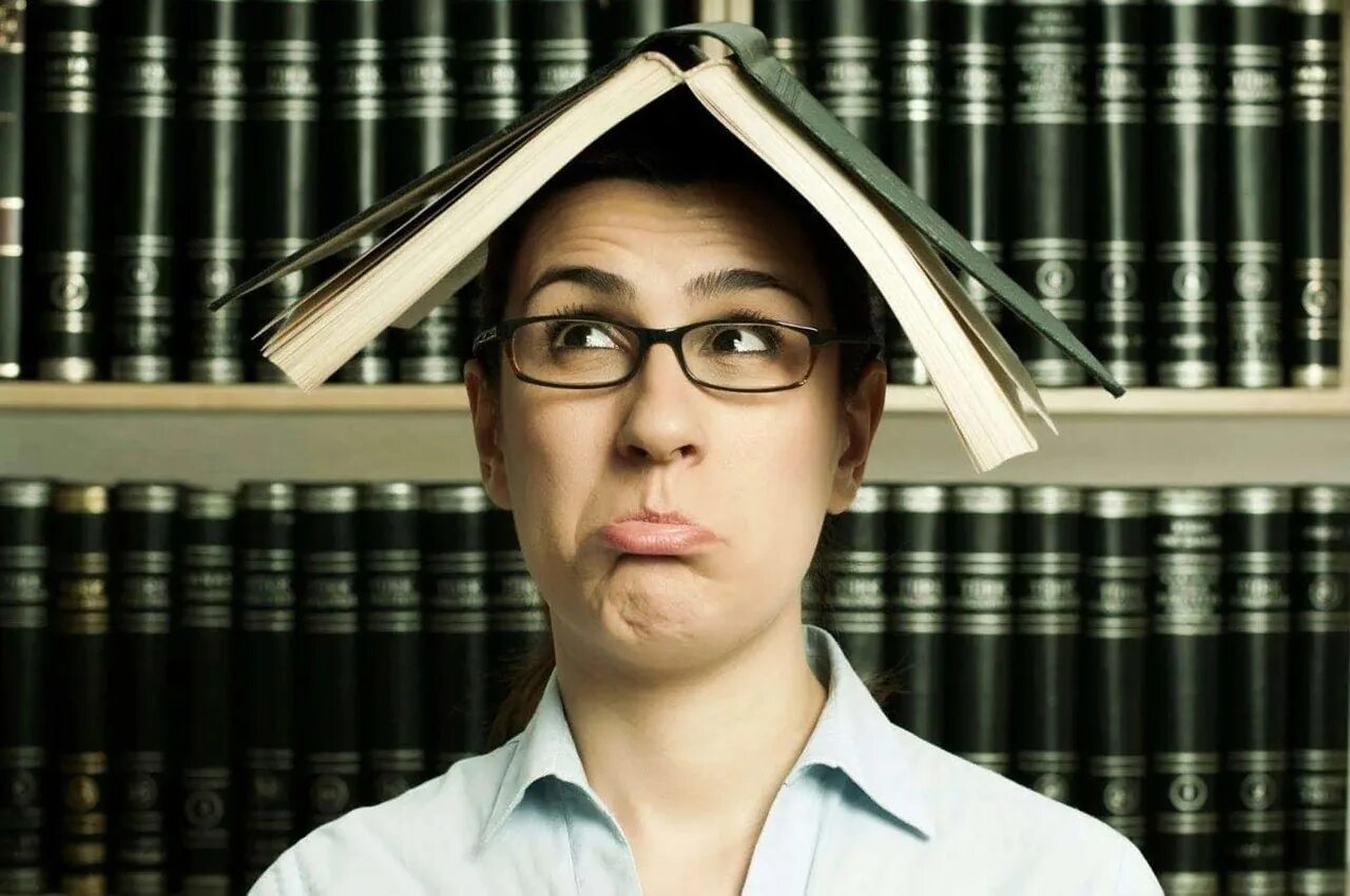 Интеллект эрудиция. Сумасшедшие студенты. умная личность. эрудиция. знания.