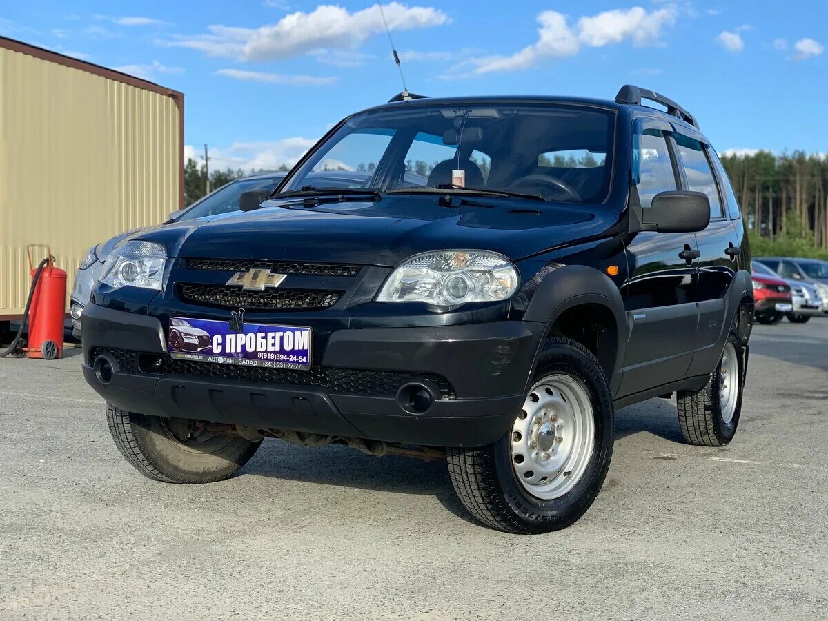 Купить б/у Chevrolet Niva I Рестайлинг 1.7 MT (80 л.с.) 4WD бензин механика в Яр