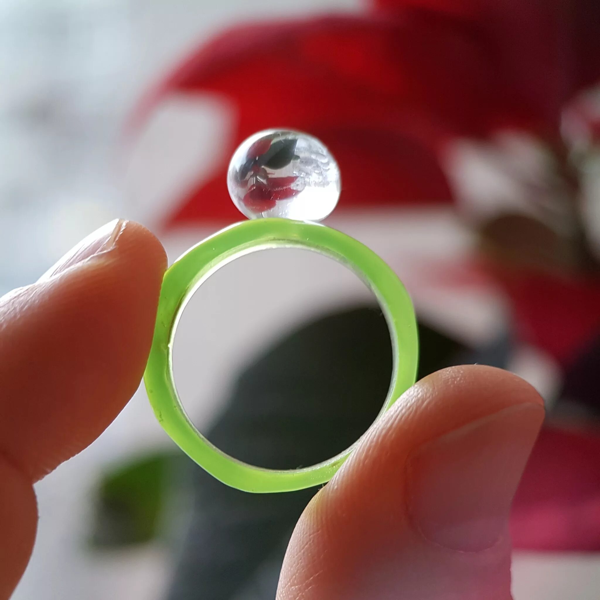 Ring glasses. Стеклянное кольцо. Стеклянные Колечки. Стеклянные кольца на палец. Кольцо из стекла прозрачное.