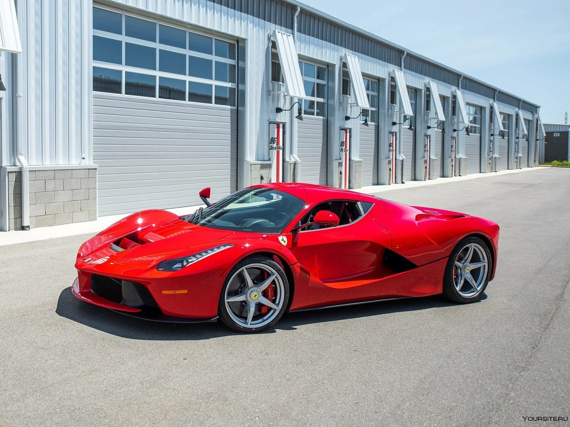 Феррари ferrari. Феррари ЛАФЕРРАРИ. Ferrari LAFERRARI 2022. Машина Ferrari LAFERRARI. Ferrari LAFERRARI красная.