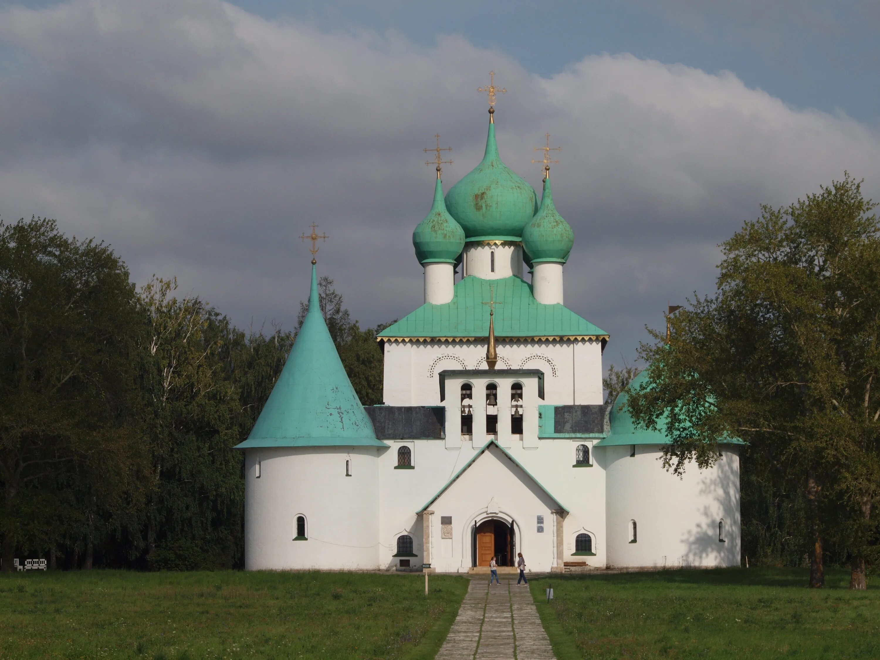 Храм сергия радонежского фото Храм преподобного Сергия Радонежского в Рогожской слободе передан Церкви / Право