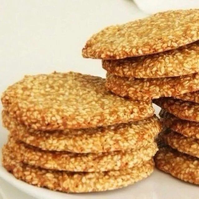 Сырное печенье с кунжутом. Печенье с кунжутом на скорую руку. Печенье сезам с кунжутом. Кунжутный гарнир к чаю 5 букв. Рыба в кляре с кунжутом.