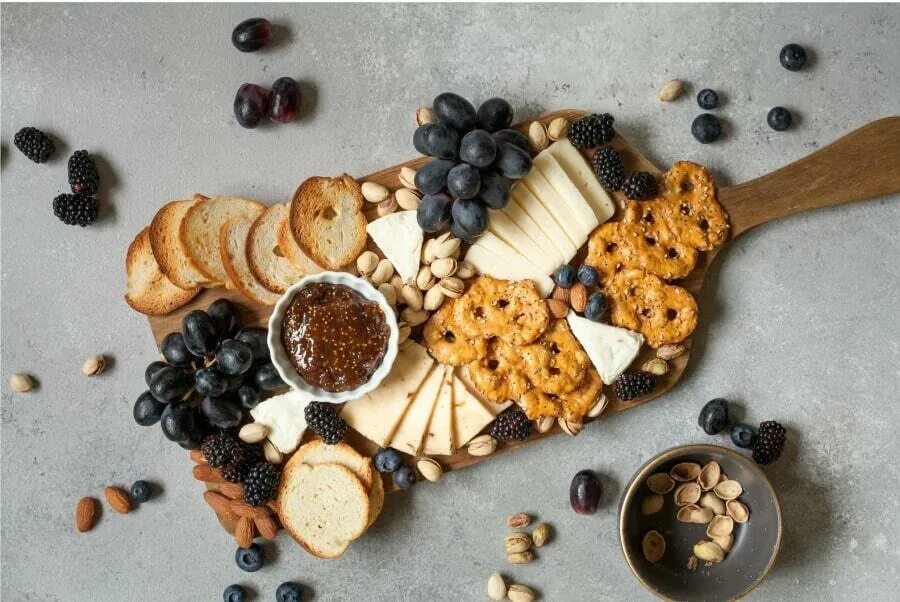 Cheese i food. Сырная нарезка. Сыр. Красивый сыр. Сыры красивые.