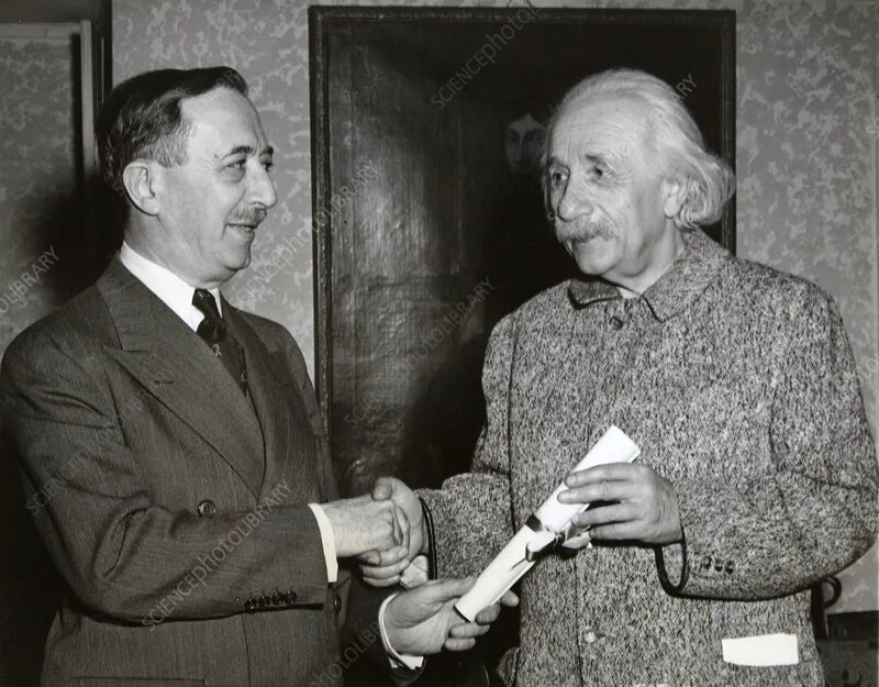 Эйнштейн Нобелевская премия 1921. Вручение Нобелевской премии Эйнштейну. Эйнштейн нобелевская премия по физике