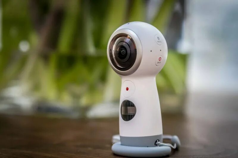 Ricoh theta v, 12мп, 3840x1920. Insta 360 titan. Экшн-камера samsung gear 360. Экшен камера 360 градусов. Камера 360.