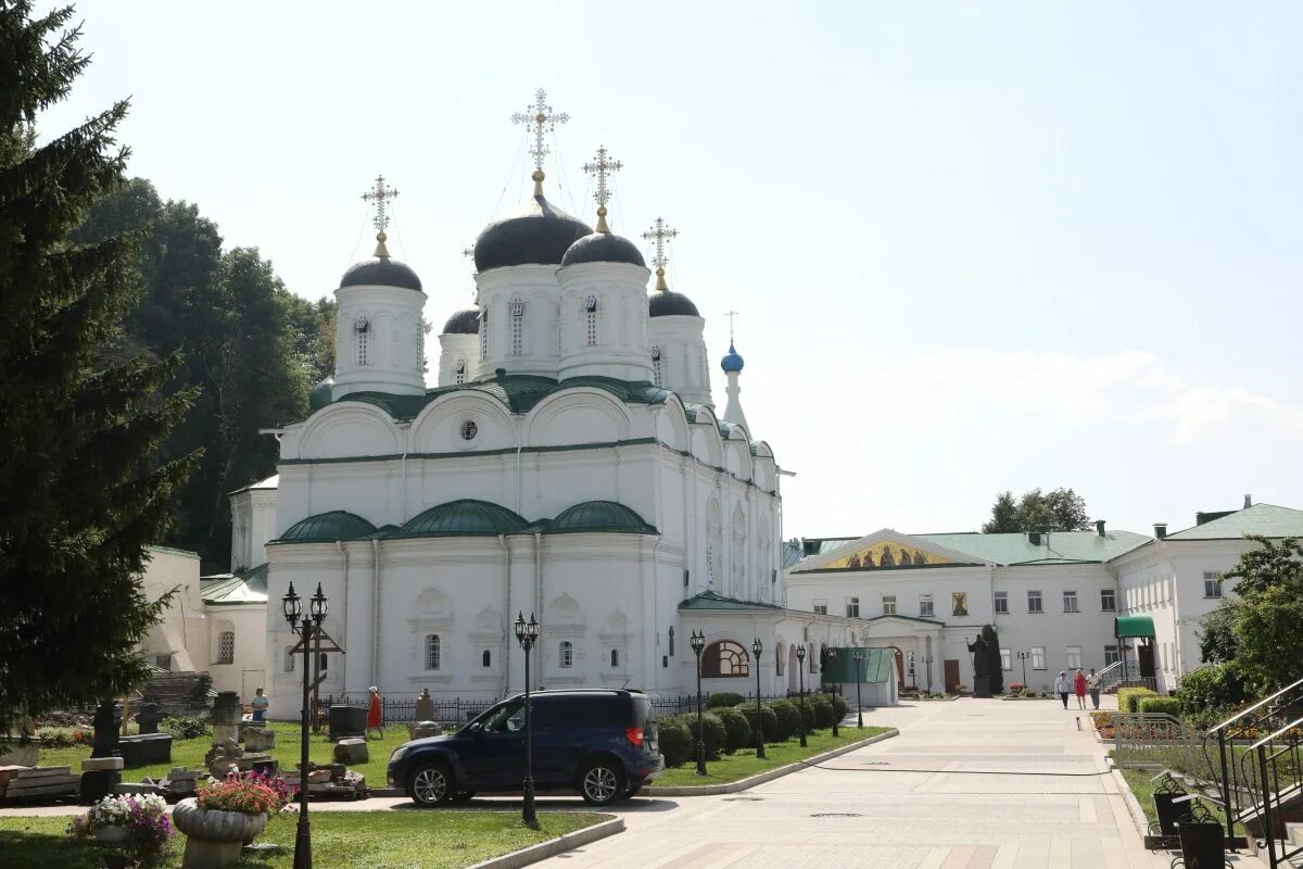 Благовещенский мужской монастырь Нижний Новгород. Благовещенский мужской монастырь Муром. Успенская Церковь Благовещенского монастыря в Нижнем Новгороде. Благовещенский мужской монастырь Муром территория.