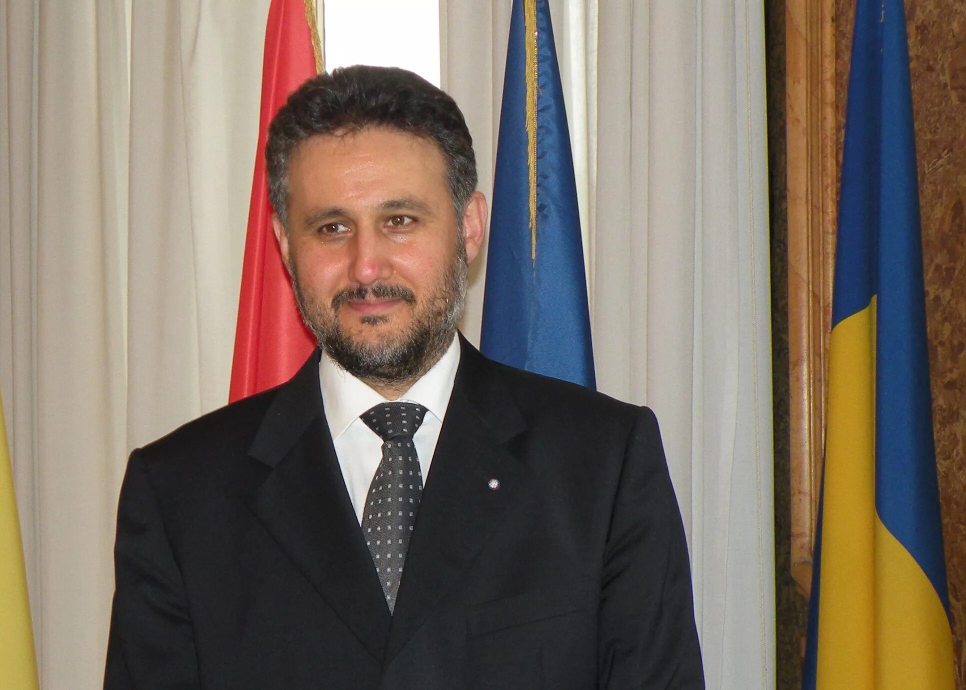 Посол румынии. Посол России в Румынии. Посол Молдовы в Румынии. Посол Украины в Румынии в 2003 году. Фото послов Румынии.