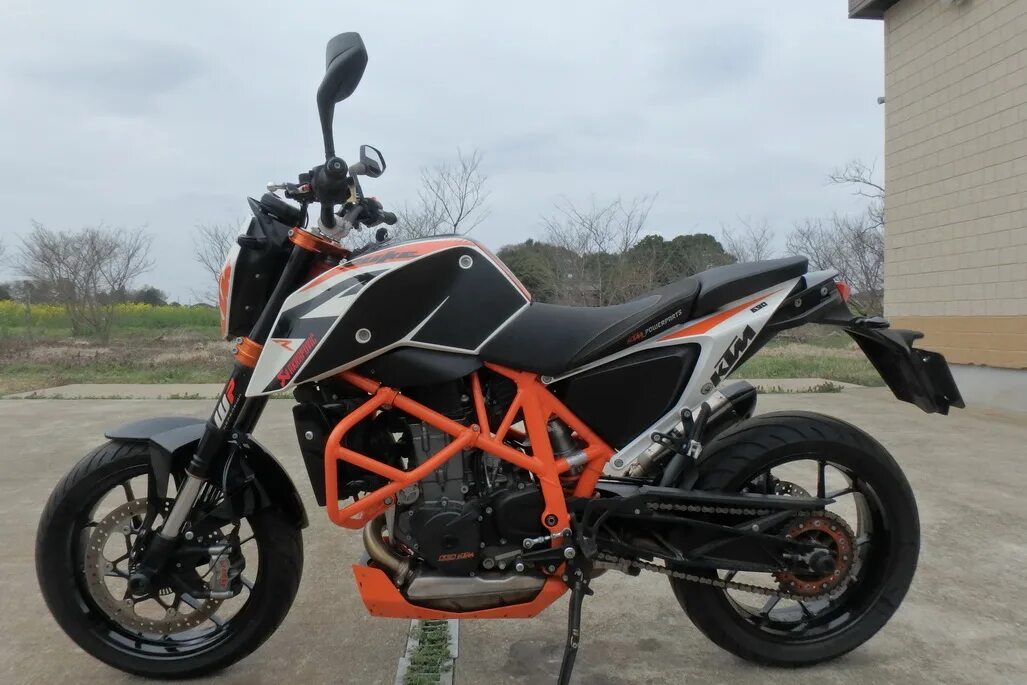 Ktm 690 duke. Мотоцикл ktm 690 duke. Ктм дюк 690. Ktm rc 690. Мотоцикл ктм 690.