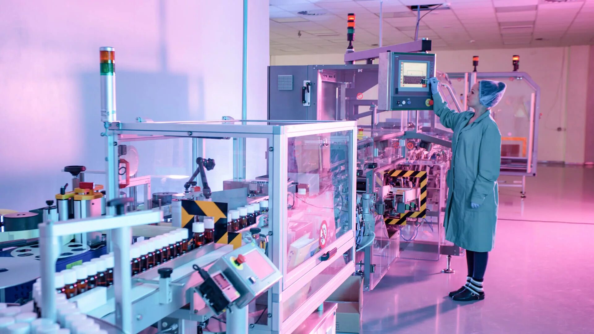 валента-фарм фармацевтическая компания. современные аптечные организации. тева фармацевтическая компания завод в спб. производство лекарственных препаратов. фармацевт.