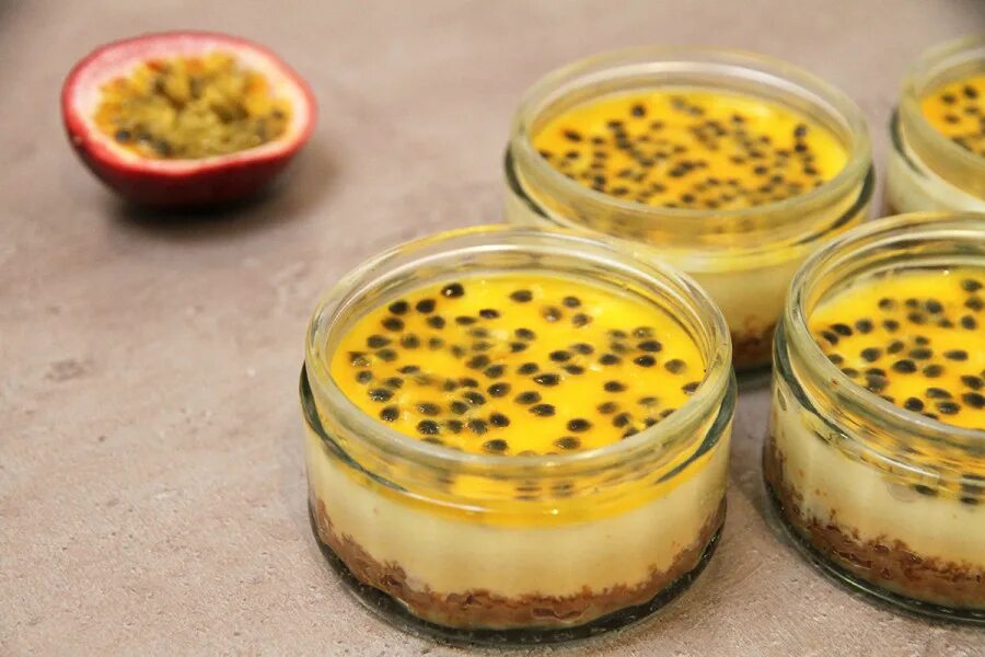 Панакота манго маракуйя. Cozzo желе конняку. Маракуйя сок 2007год. Желейный торт с манго. Панакота маракуйя.