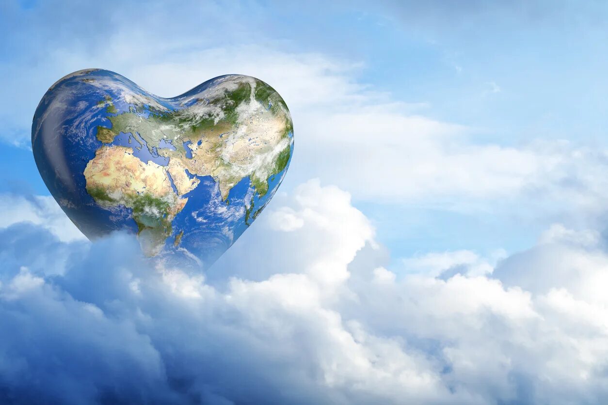 We love world. Сердце земной шар. Планета земля сердце. Земля в виде сердца. Земной шар в виде сердца.