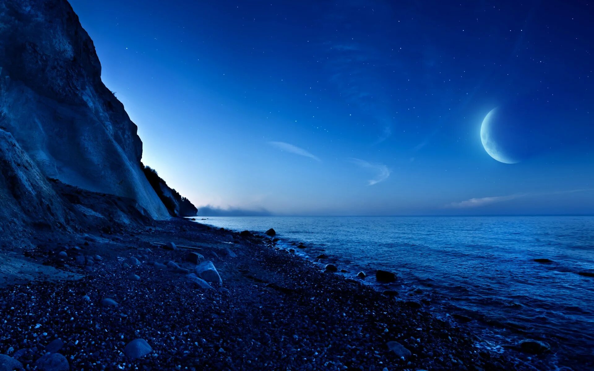 Картинки моря ночью. Ночное море. Ночь в море. Ночное небо море. Ночной пейзаж.