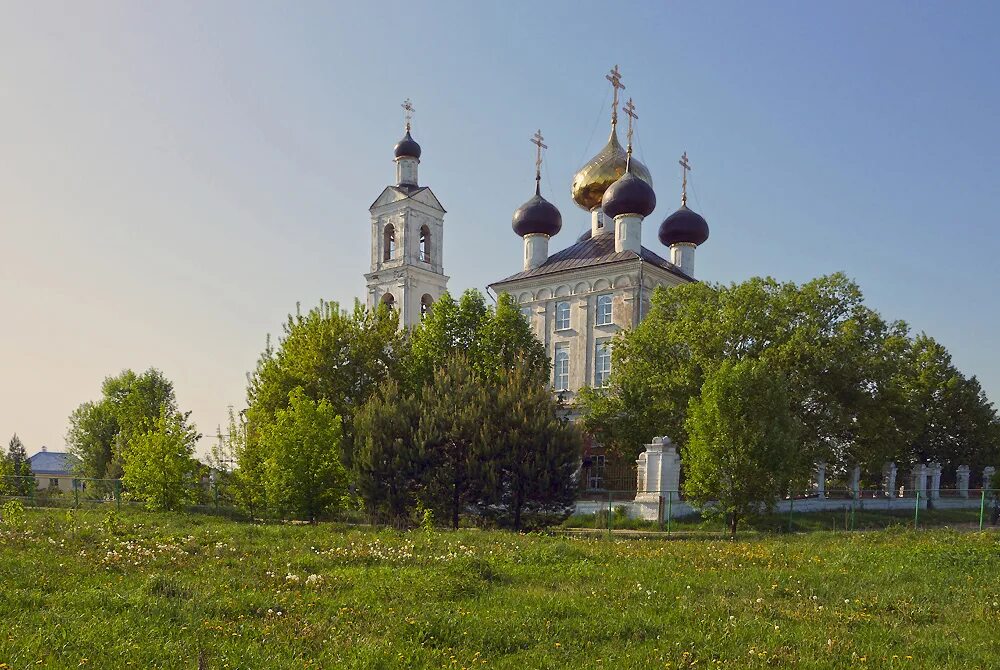 Крестовоздвиженский храм в свердлово. Церковь в свердлово конаковского района. Тверская область конаково свердлово. Крестовоздвиженский храм в свердлово. Село свердлово.