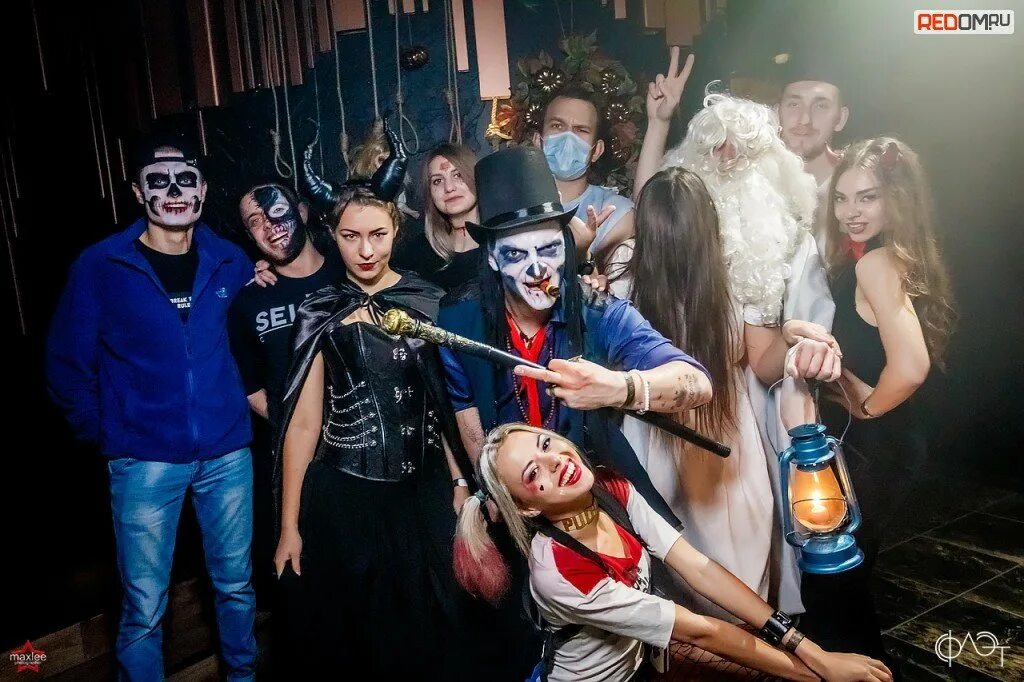 Вечеринка хэллоуин ночной клуб. Вечеринка в ночном клубе хэллоуин костюмыужасатематики2018фототсчет. Бал хэллоуин. Хэллоуин в ночном клубе фотоотчет. Костюмированная вечеринка.