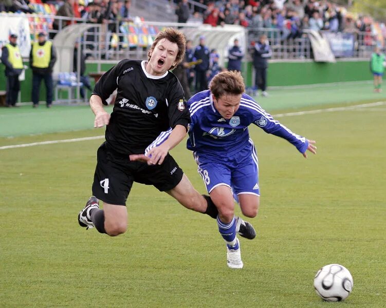 стадион динамо владивосток. фк волгарь стадион.