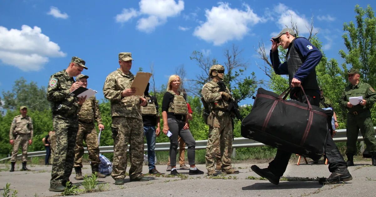 Украинские заложники. Украинские заложники. Силовики сбу. Обмен пленными между россией и украиной последние новости на сегодня. Украинские заложники.