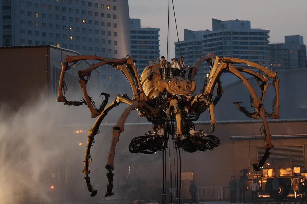 Про огромный робот. Робот-паук. Гигантский робот паук. Огромный паук. Механический робот паук.