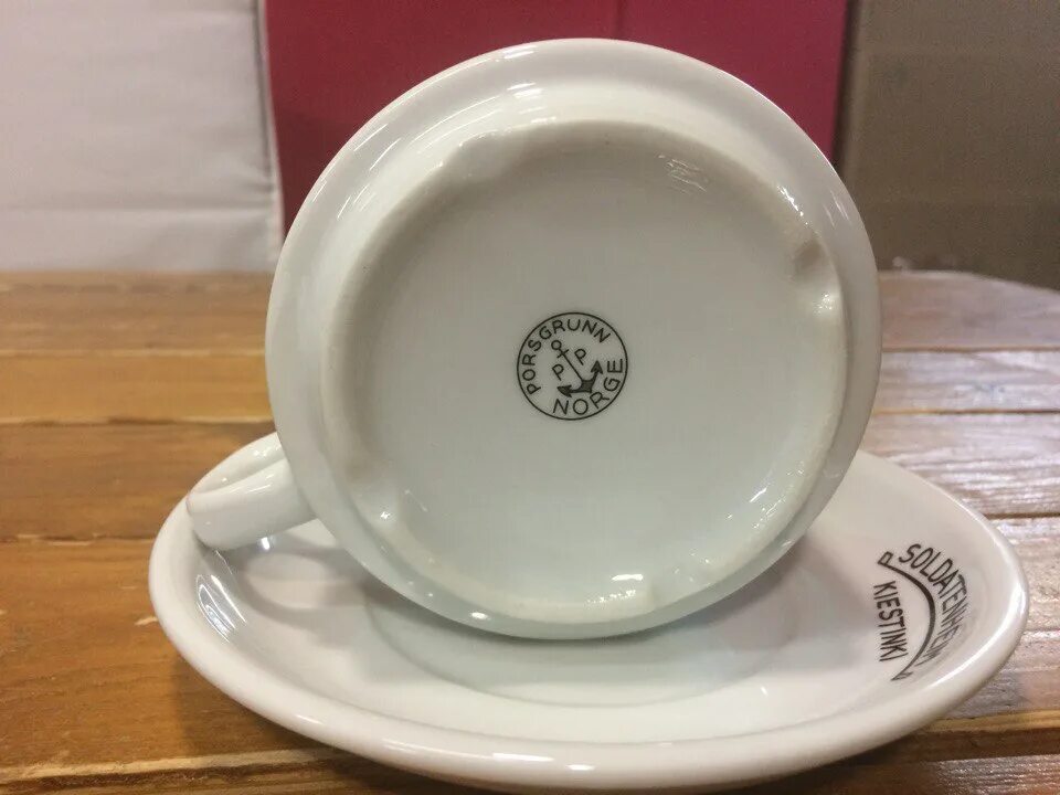 Цветная посуда для ресторанов. Форум посуда. Чашки советского времени. Форум посуда. Набор посуды с антипригарным покрытием швейцарский.