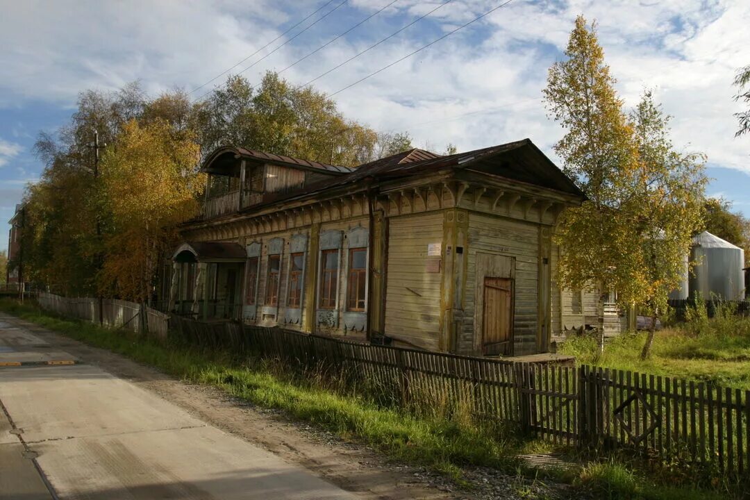 Д н березово. Дом купца добровольского березово хмао. дом купцов добровольских березово хмао. березово хмао дом купца плеханова. дом купца плеханова в березове.