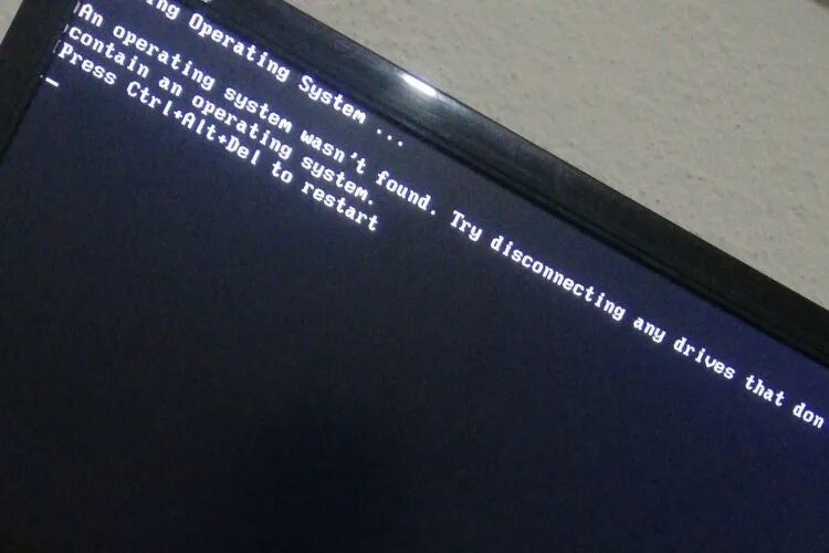 Ошибка загрузки операционной. Ошибка загрузки операционной системы. Системные ошибки при загрузке ОС. Ошибка loading operating System. The operating System черный экран.