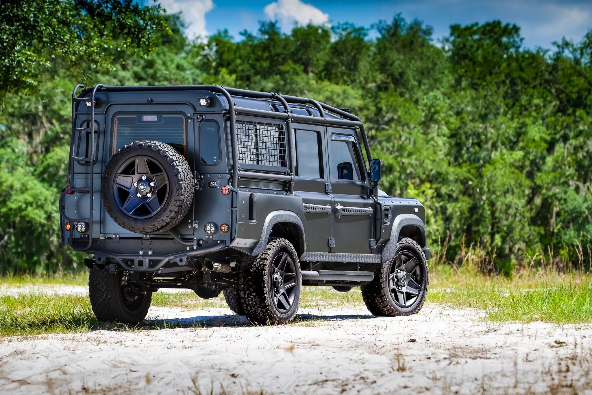 Ленд Ровер Дефендер. Дефендер 110. Дефендер 110 новый. Land Rover d110. Back n back defender