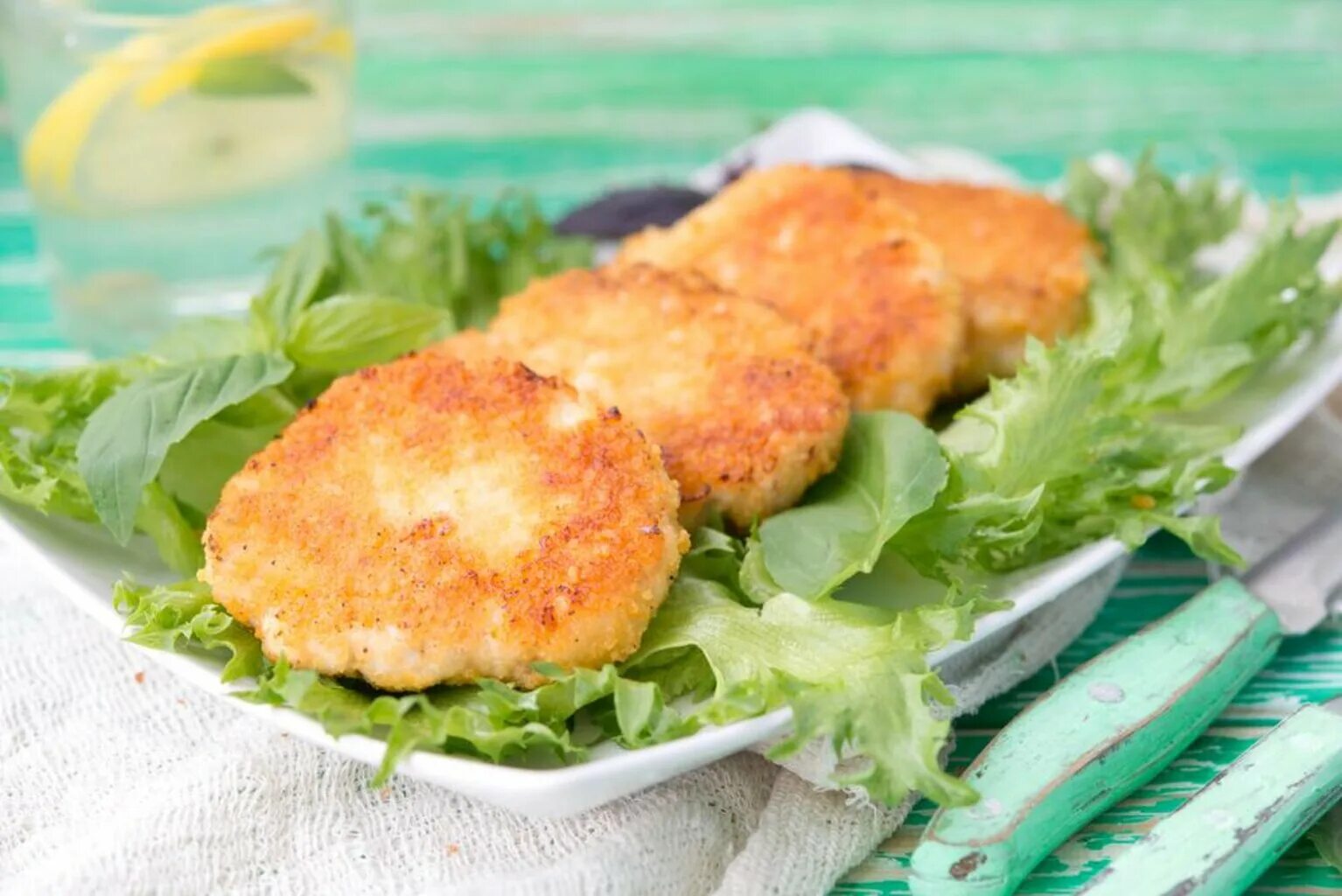 Как куриные котлеты сделать сочными и мягкими. Куриные котлеты. куриные котлеты для детей. биточки с капустой. курино капустные котлеты.