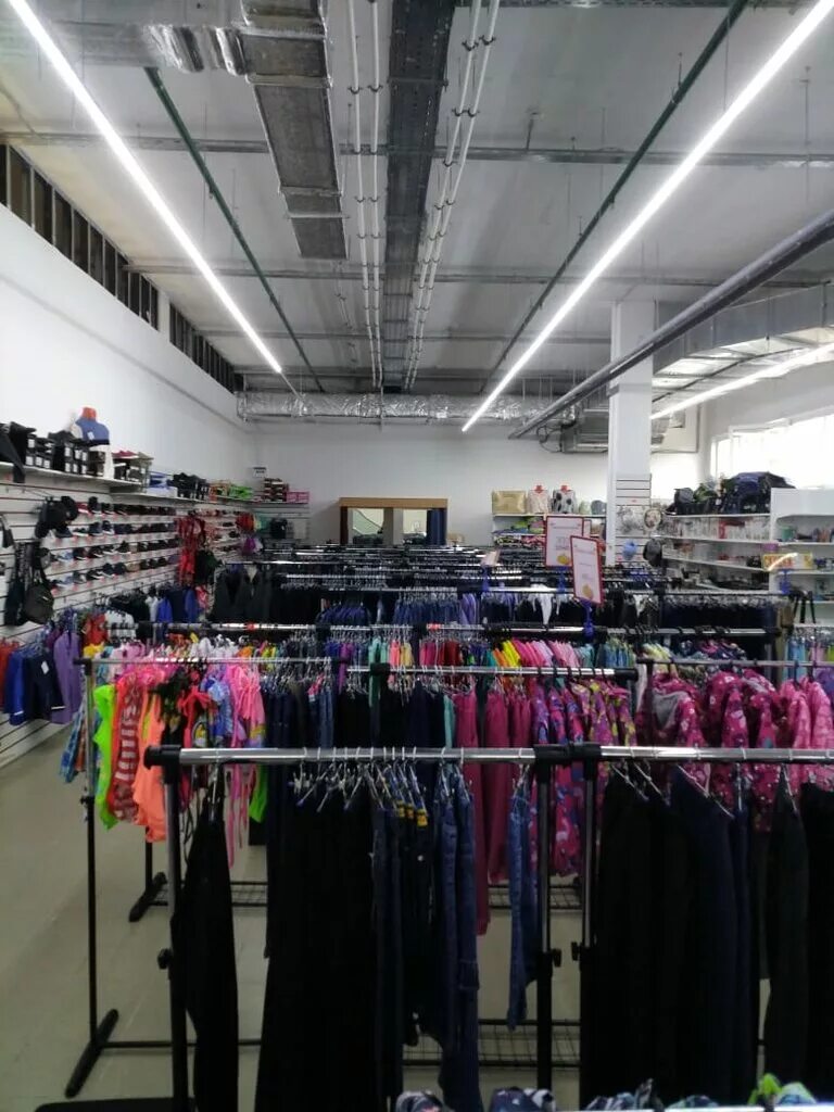 Ленинградский вологда отделы одежды женской. Личи магазин одежды. Магазин женской одежды в махачкале. Универмаг лосино петровский. Одежда мкр.