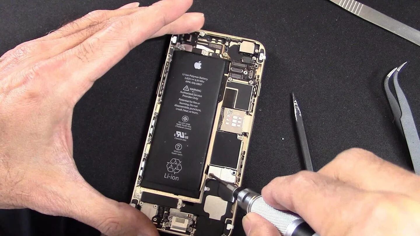 Батарея как на айфоне на андроид. Iphone 6s battery. iphone 6 battery. батарея apple iphone 6s. iphone 6s расположение аккумулятора.