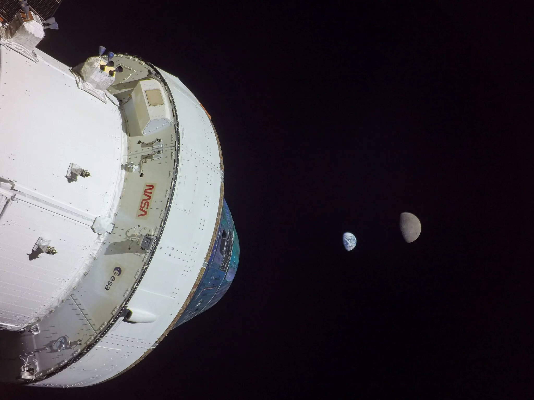 Какое животное облетело луну. Космический корабль Орион НАСА. Беспилотный облет Луны корабль Орион. Орион облет Луны. Корабль Орион полет на луну.