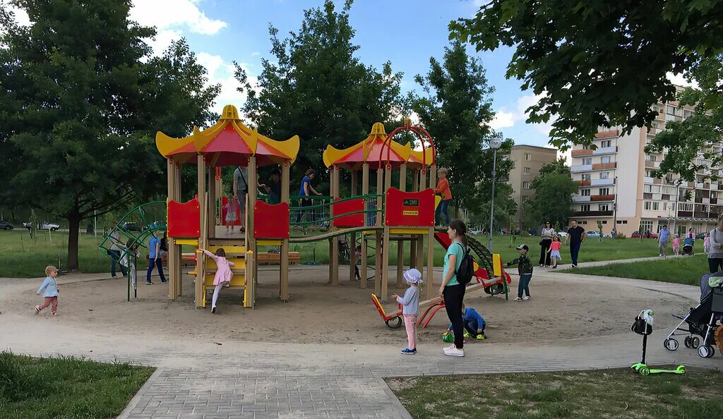 брестская детская областная больница на халтурина. детские площадки в бресте. детская поликлиника брест. брест детская. игровая зона парикмахерская.