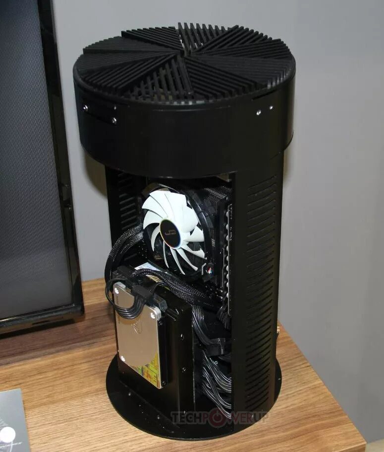 Корпус круглый. Mac pro style case mini itx. Корпуса для вч динамиков. Системник mac pro. Пламегаситель 110х100 артикул.