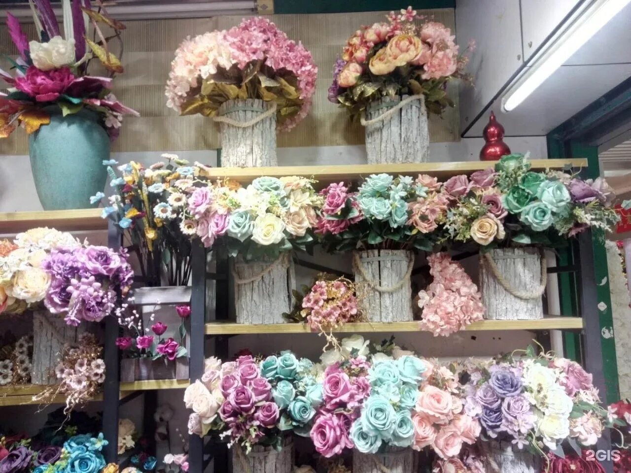 Искусственные цветы. Рынок искусственных цветов. Магазин искуственных цветов. Оптовая база искусственных цветов.