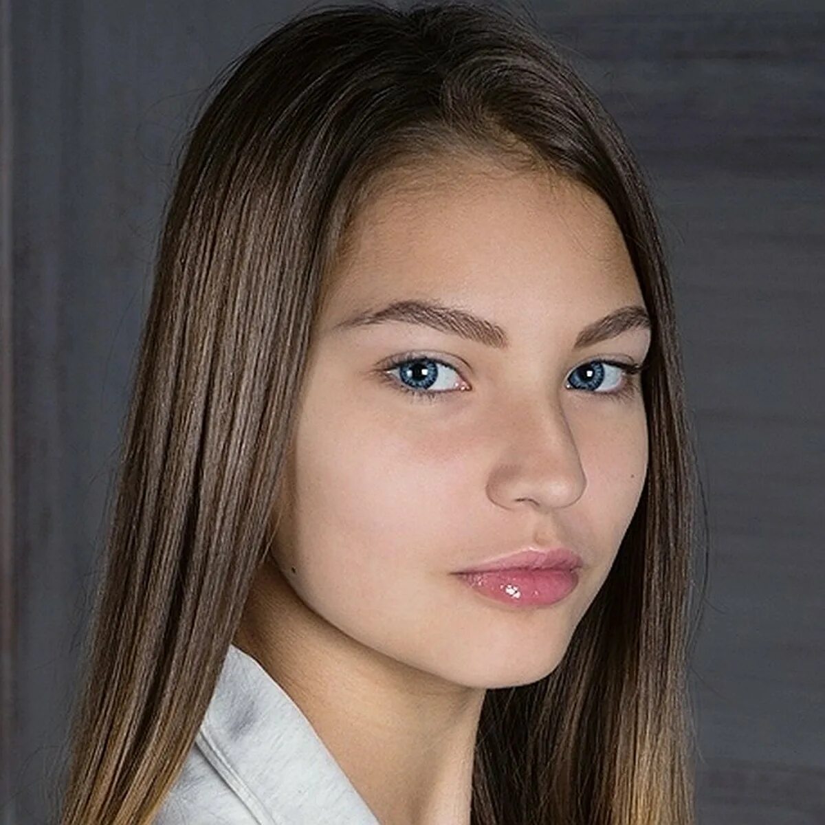 Классные девчонки. Включи девочка 16. Соня ланшакова красноярск модель. Русая девушка. Красивые девочки подростки.