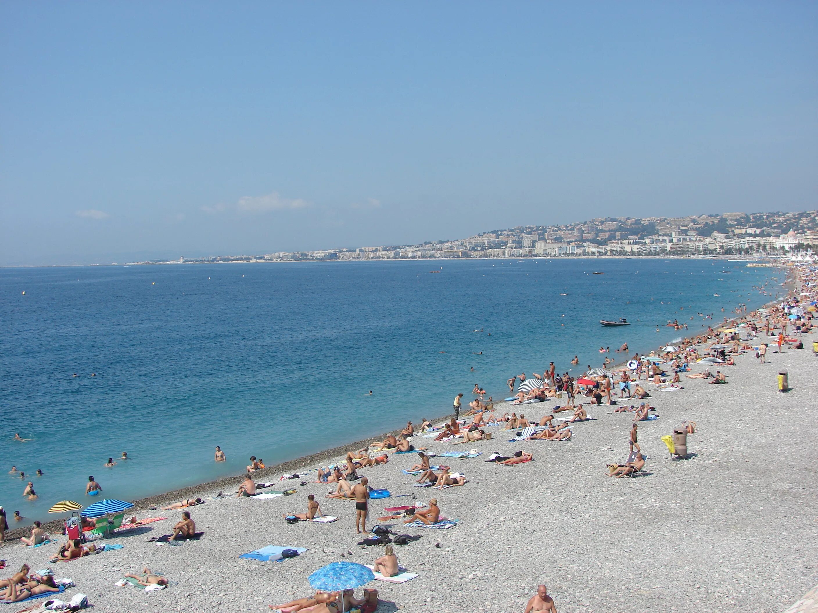 Nice beach. Castel plage Франция. Ницца Франция пляжи. Пляж nice Beach Ницца. Ницца пляжи песчаные.