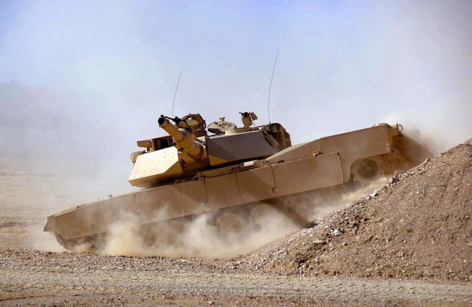 Абрамс поставят. Танк м1 abrams. танк абрамс m1a2. танк m1 abrams. м1 абрамс со 105 мм пушкой.