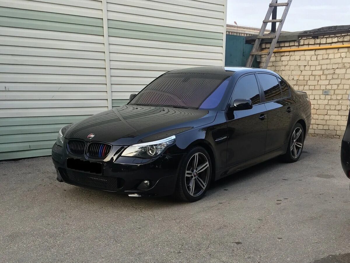 Авито м5 купить. BMW e60 525i Black. BMW m5 e60 Black. BMW 5 e60 черная тонированная. BMW e60 черная тонированная.