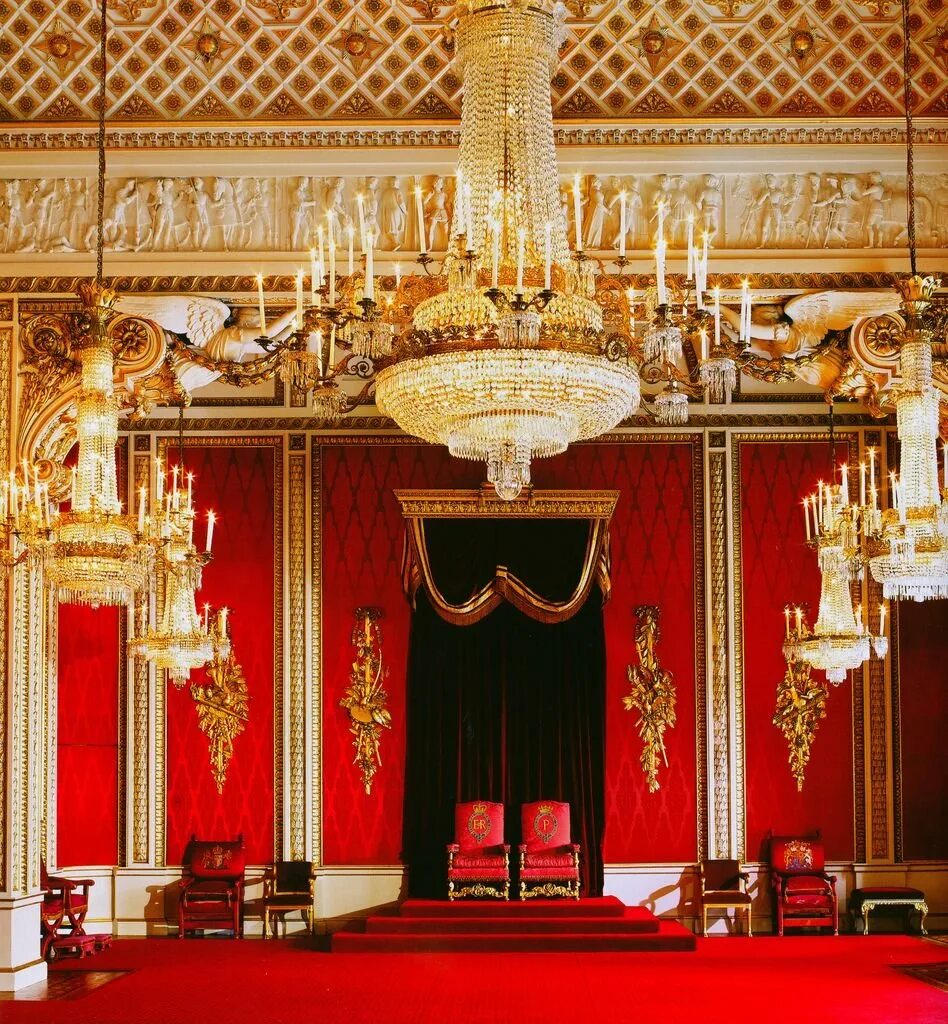Тронный зал Букингемского дворца. Букингемский дворец интерьеры. Королевский дворец Букингемский. Королевский Букингемский дворец внутри.