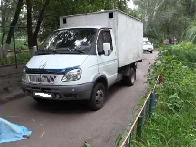 заброшенная газель. газели с рязанскими номерами. газель vs profi. газелька во дворе. стоянка газелей.