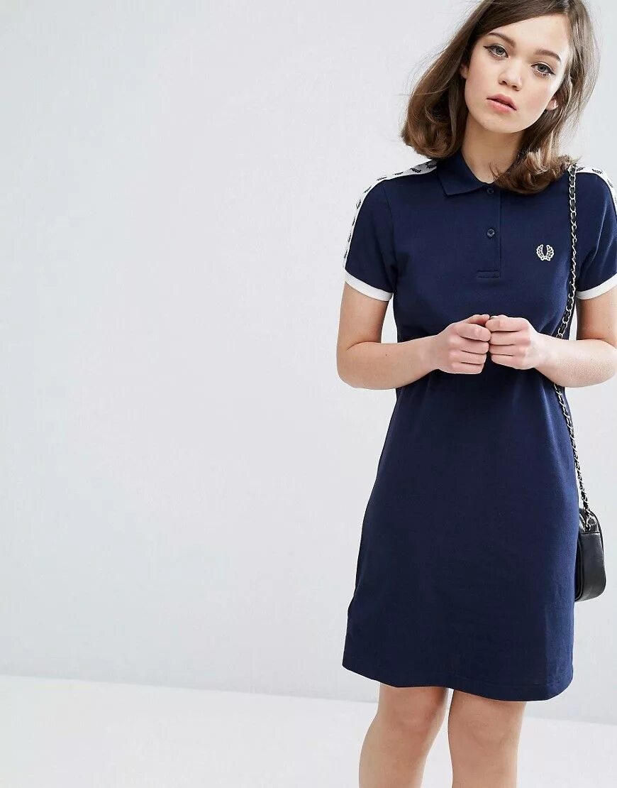 Платье перри. Платье поло fred perry. платье рубашка fred perry.