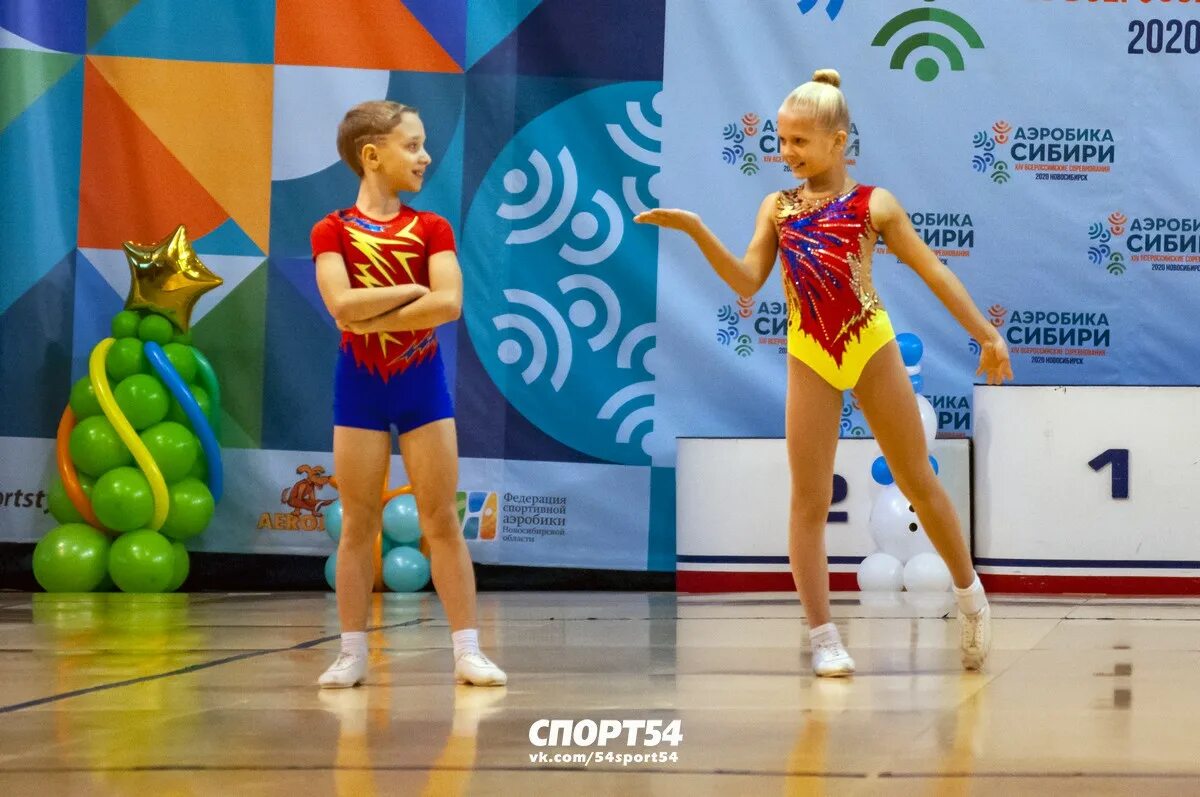 Всероссийские соревнования аэробика сибири. Соревнования по спортивной аэробике 2022. Детско-юношеская спортивная школа заводоуковск. Спортивная аэробика сплоченность. Фитнес аэробика дуэт.