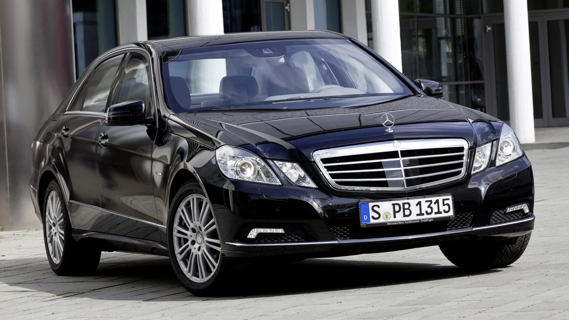 Мерседес w212 москва. Mercedes-Benz w212. Mercedes e class w212. Mercedes Benz e212. Мерседес Бенц e w212.