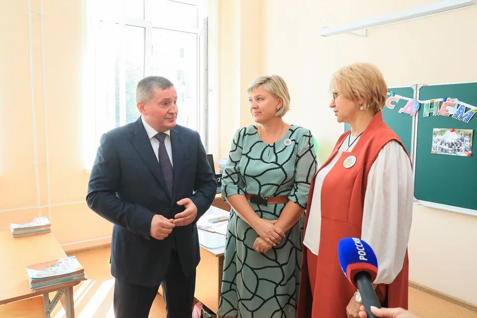 Новая школа в волгограде. 117 школа волгоград. Школа 110 волгоград ворошиловский. Школа 117 волгоград красноармейский. Новая школа в волгограде.