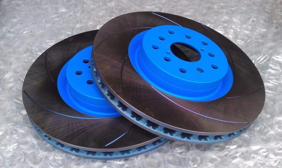 Тормозные диски ярославль. Тормозные диски tiburon 303мм. Диски перфорированные инфинити m37. Брембо тормозные диски subaru. Диск тормозной перфорированный вентилируемый hyundai solaris 2016.